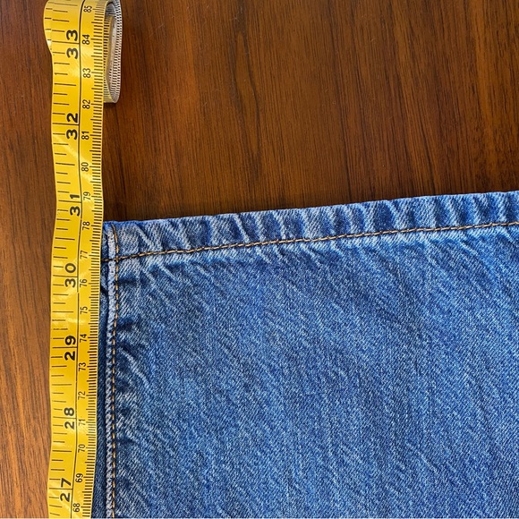 Distressed Levi's 501 - Picture 8 of 9